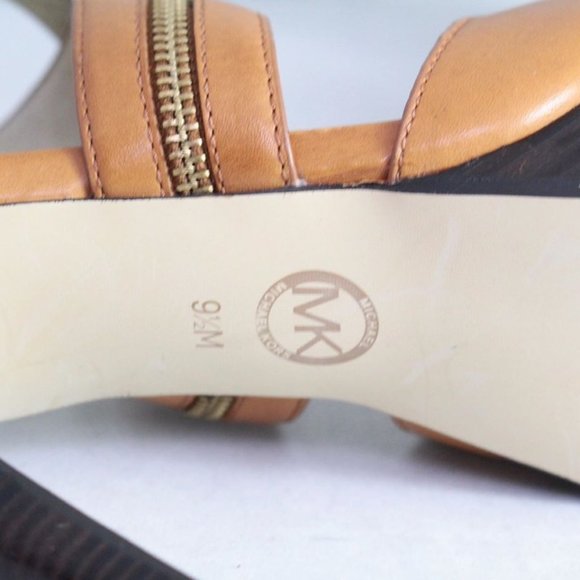 MICHAEL KORS Tan Platform Heels #21325 - Picture 5 of 5